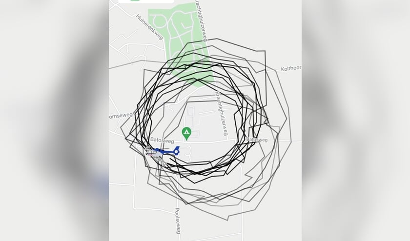 De politiehelikopter cirkelde enige tijd boven de omgeving