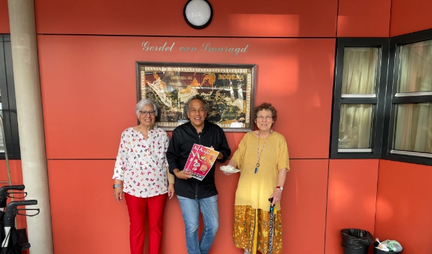 <p>MIRO Indonesian Flavours verrast de bewoners van wooncomplex ‘De Gordel van Smaragd’ met een lekker hapje</p>