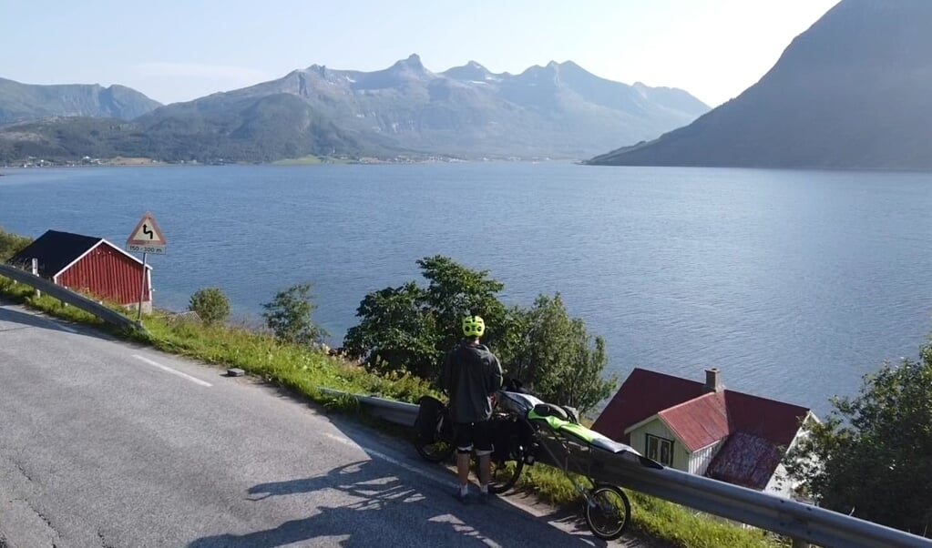 Robin fietst in Noorwegen