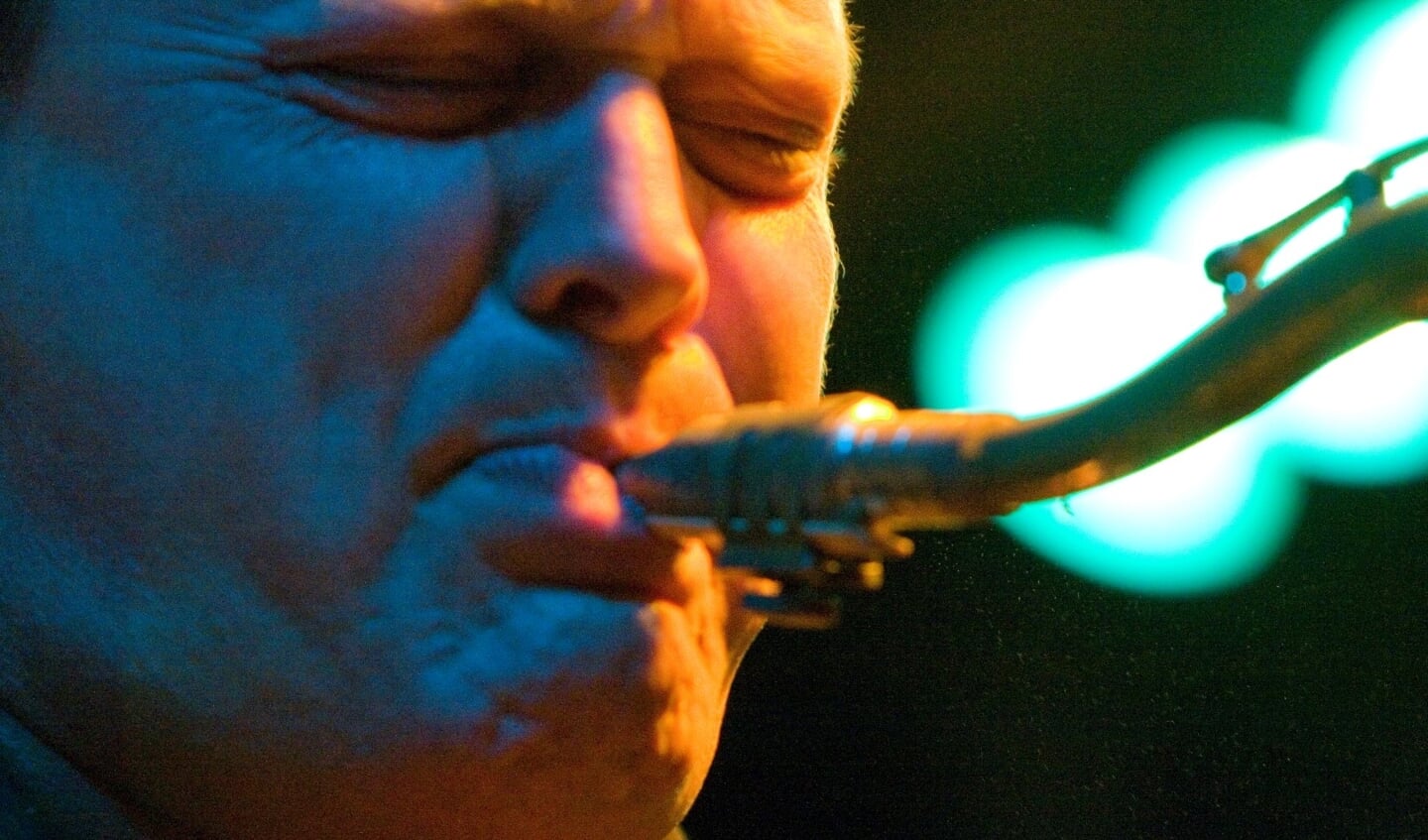 Alexander Beets op de saxofone.