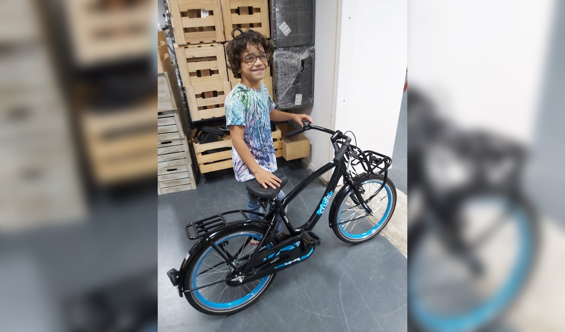 Blij met de nieuwe fiets van Stichting Leergeld 