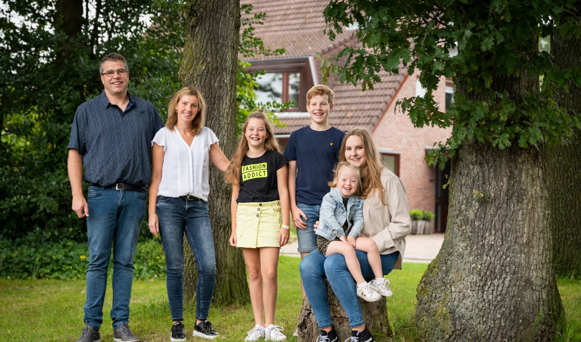 Corina en Kees Blotenburg met hun kinderen Noa, Evan, Mandy en Lana.