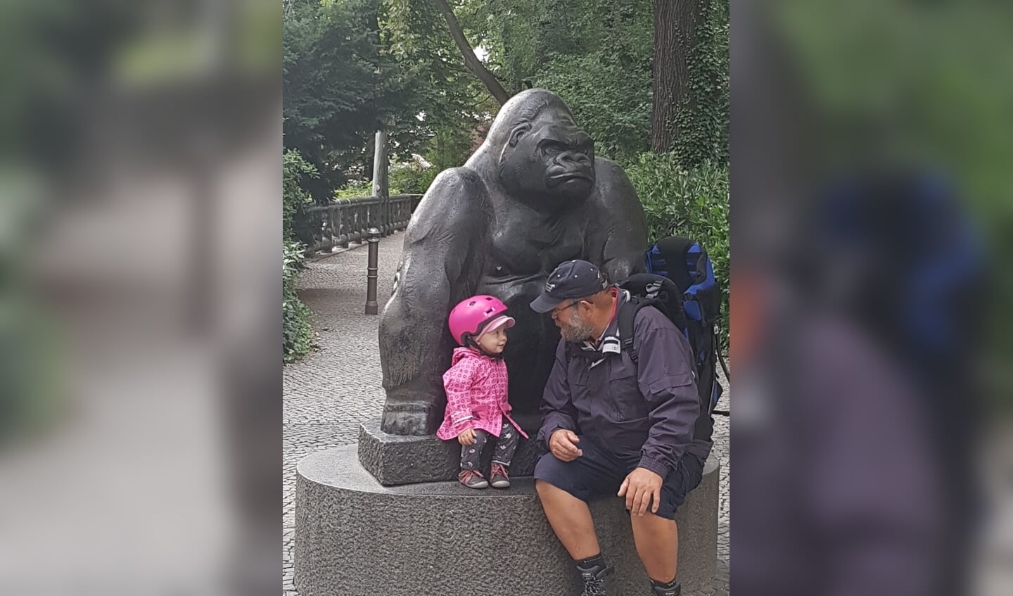 Annabelle met opa in de Berliner Zoo op 19 augustus 2021.