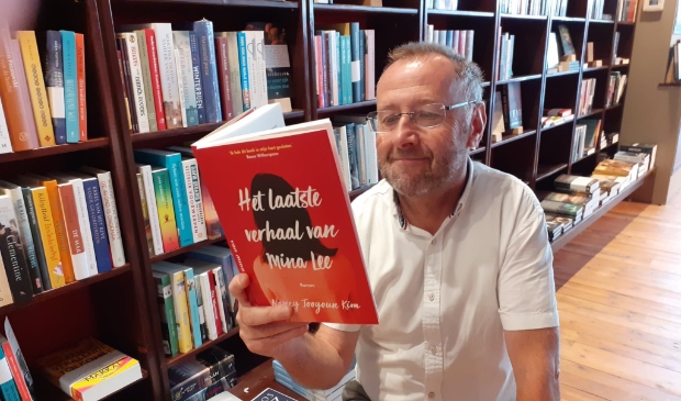 <p>Hans Loeve: ,,De roman van Nancy Jooyoun Kim – Het laatste verhaal van Mina Lee, blijft lang nazingen in je hoofd."</p>