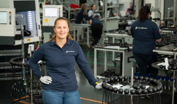 Monique van de Kraats (31) is teamleider bij Stoneridge-Orlaco.