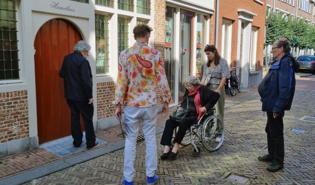 Hier zijn de Van Rossums in de VOC kamer van het Hendrick Hamelmuseum.