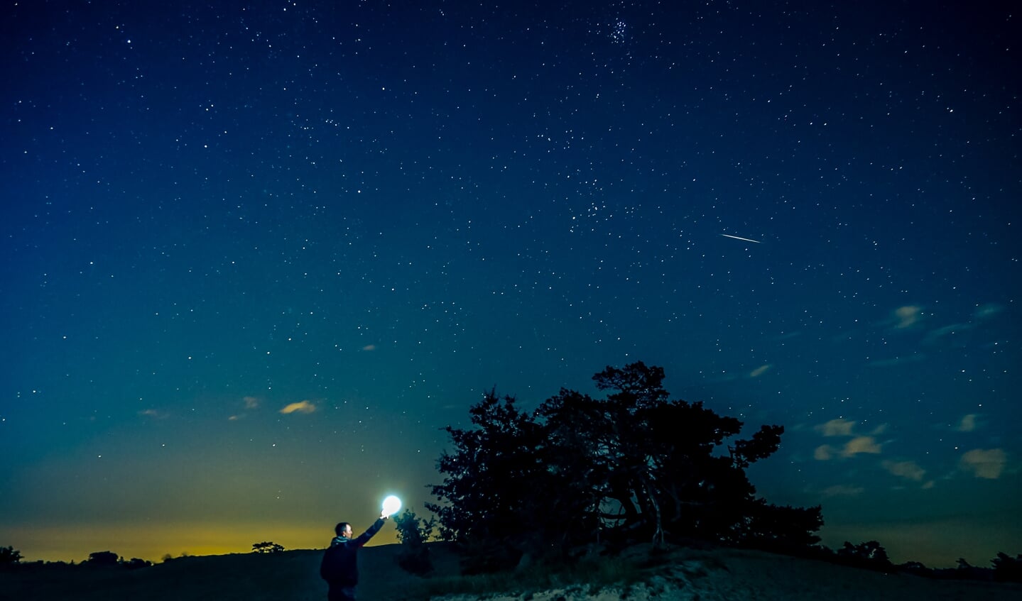  ,,13 aug. 2021 Kootwijk:  Genieten van de vallende sterren  aan de hemel tijdens een heldere zomernacht, even tijd voor een selfie.” 