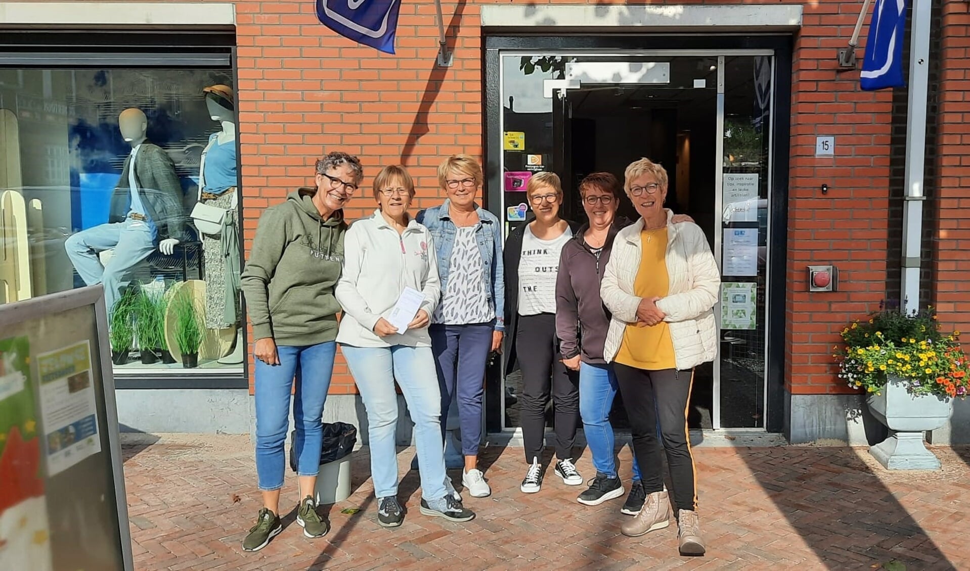 Zes enthousiaste vrouwen die jaarlijks meedoen aan de Veluwse Fietsdagen vanuit Putten.