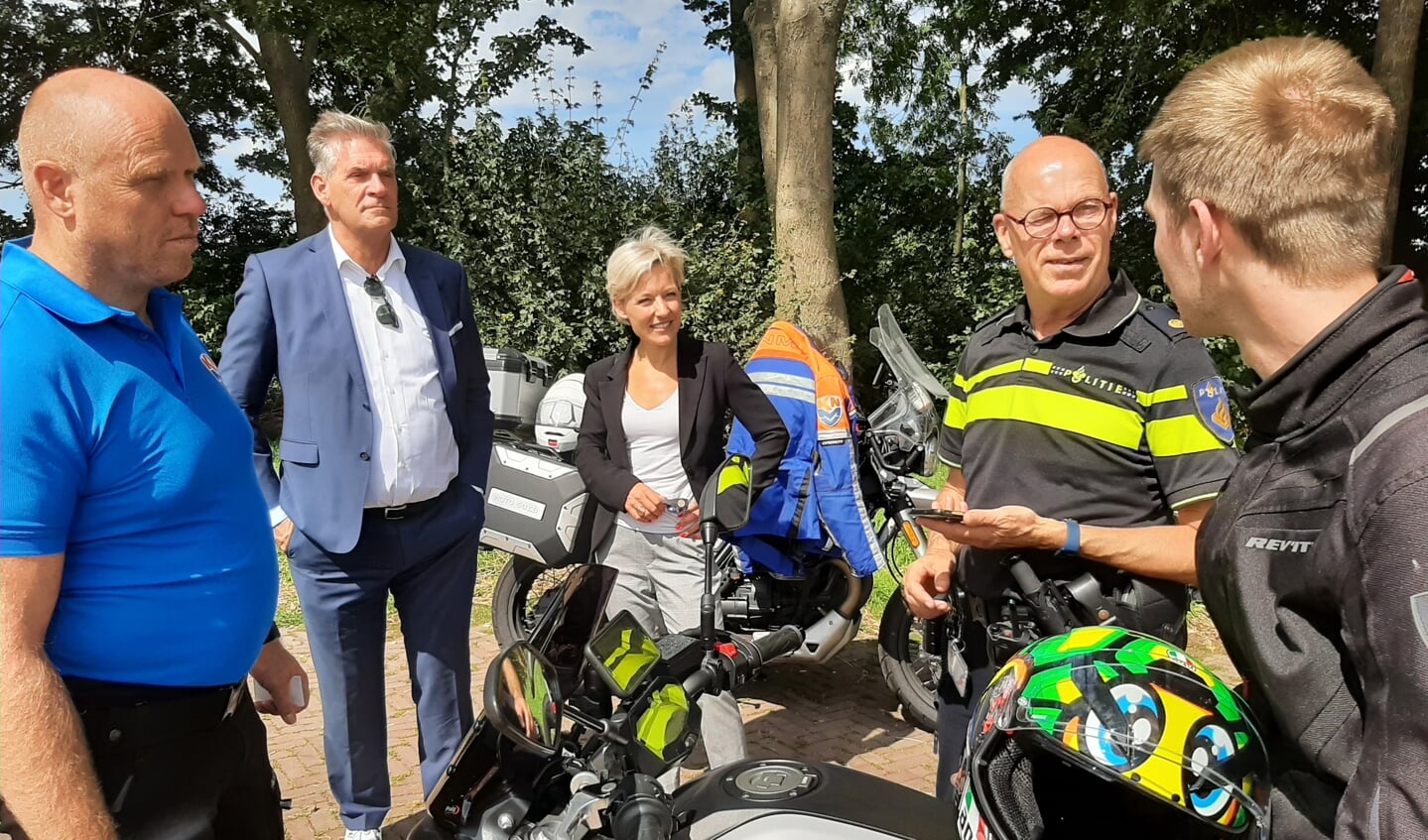 Burgemeester Frits Naafs van de Utrechtse Heuvelrug en burgemeester Iris Meerts van Wijk bij Duurstede waren bij die actie aanwezig