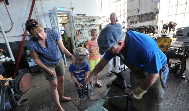 <p>Jong en oud kunnen er aan de weet komen welke belangrijke rol stoom vroeger speelde en hoe nauw het gemaal verbonden was met de geschiedenis van Haarlemmermeer.</p>