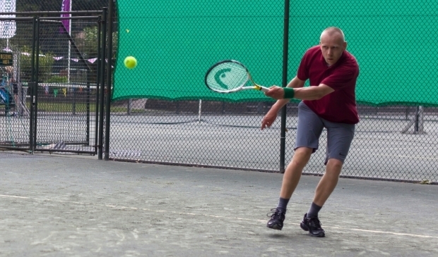 <p>De tennisspeelstijl van de Zeistenaar is defensief te noemen.</p>
