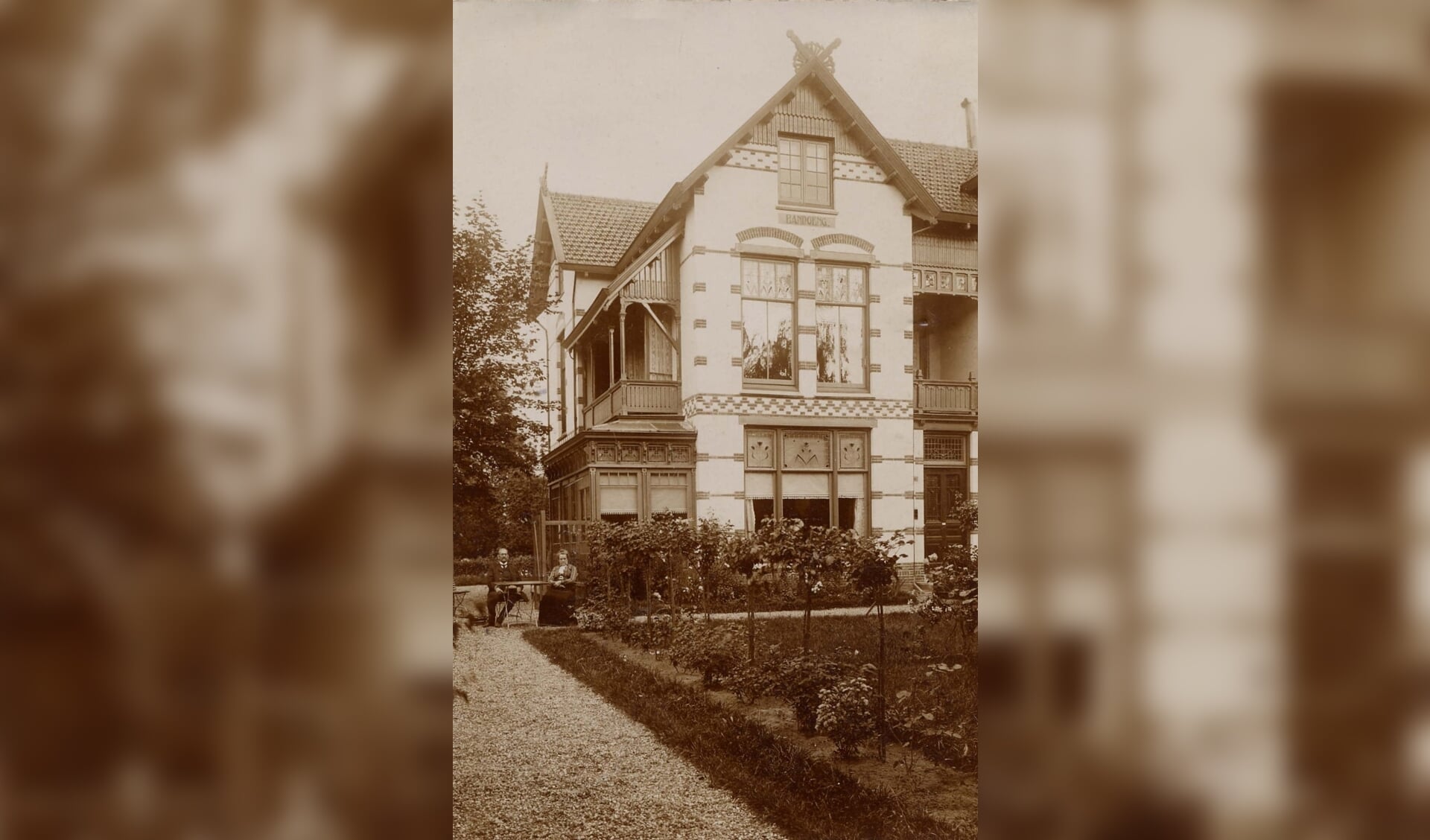 Villa Bandoeng (1901) aan de Soestdijkseweg, met eerste bewoners Daniël Male en Hermina van der Schuijt. Te bezoeken op 11 september.