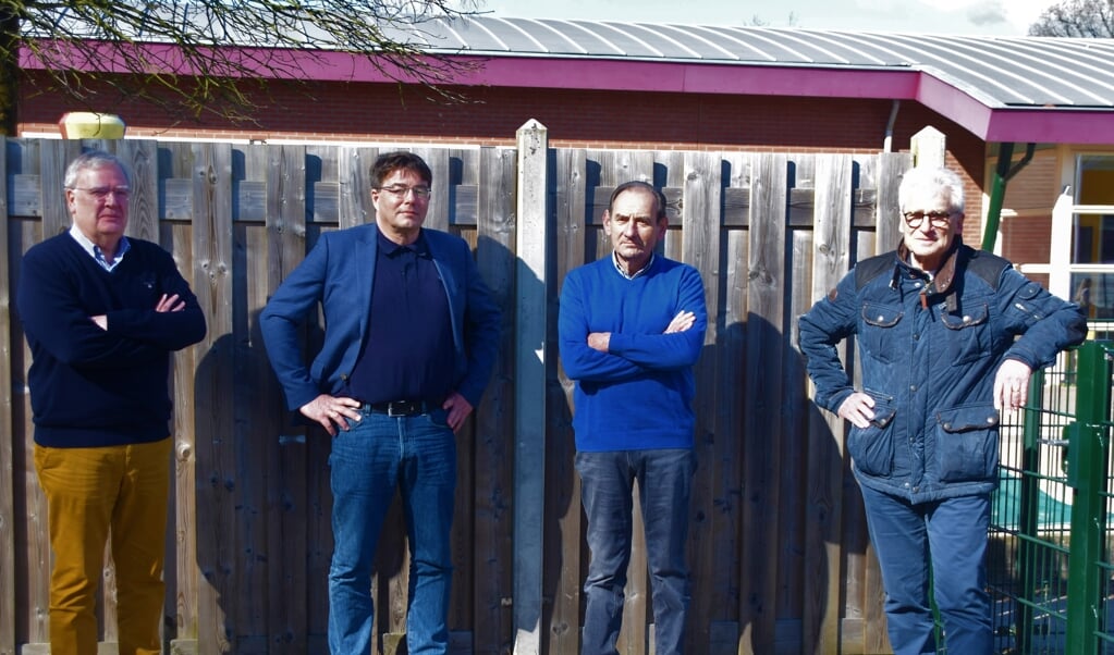De bestuursleden van de Stichting Samen voor Soesterberg: Max Vetkamp (links), Folkert Haisma, Robert Tuizenga en Jan de Mos.