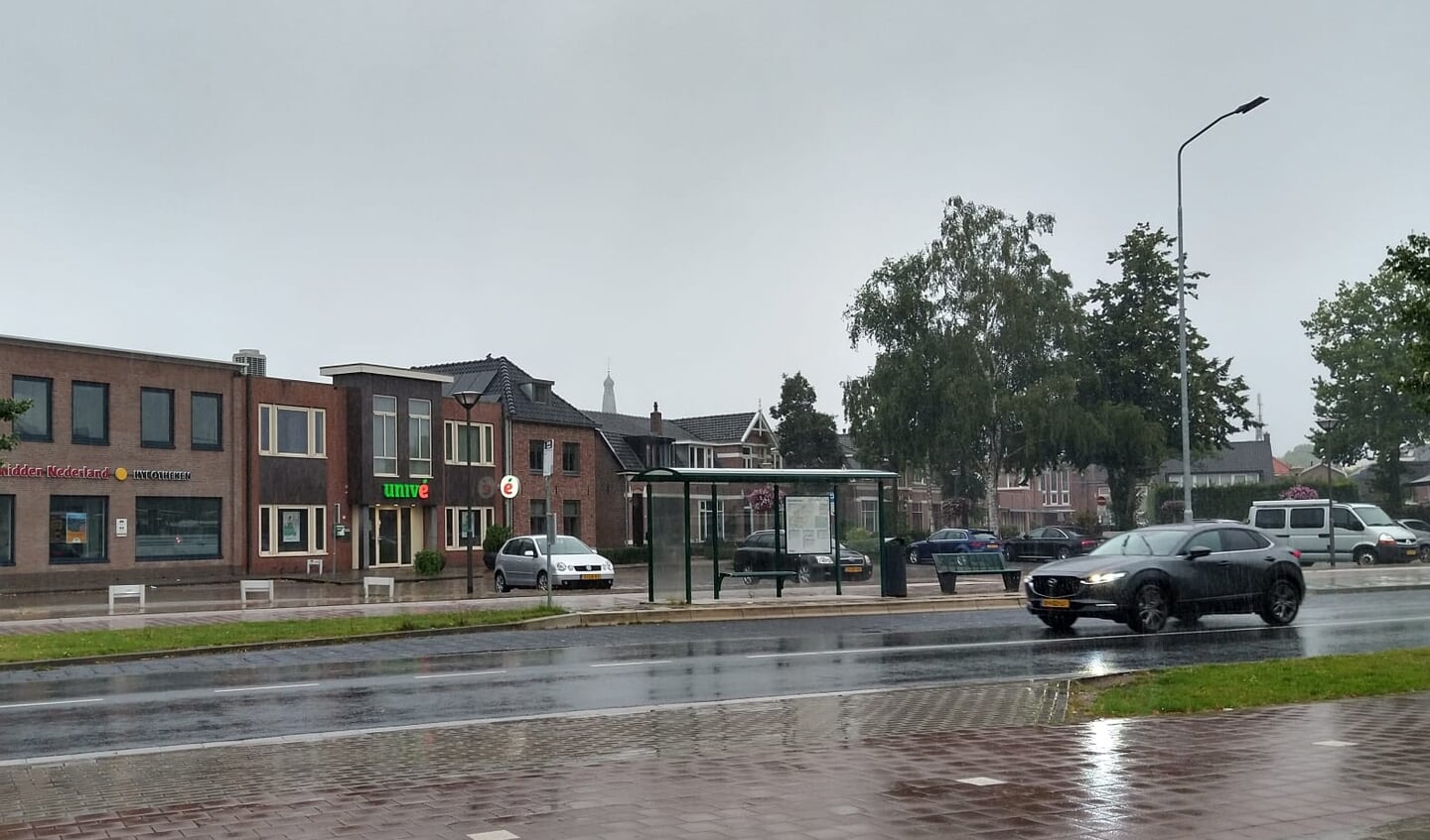 De huidige abri aan de Burgemeester Kuntzelaan in Barneveld.