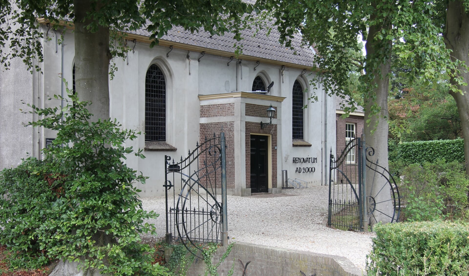 De kerk in Overlangbroek