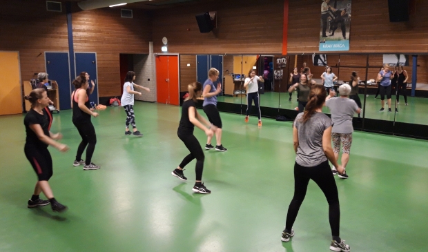 <p>,,We bieden sh’bam, een intensief programma waarbij men beweegt op muziek."</p>