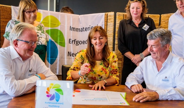 In het bijzijn van wethouder en locoburgemeester Marja Ruigrok is de kortebaan Hoofddorp bijgeschreven in het Register voor Immaterieel Erfgoed.