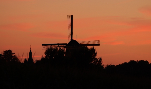 <p>avond rood. Molen rijn en lek</p>