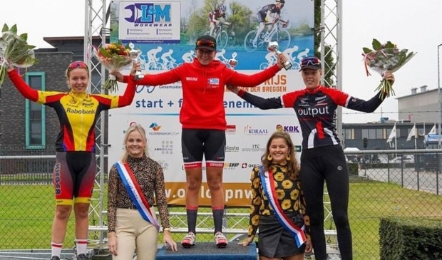 <p>Merel Hartog wist in de Omloop van Noordwest Overijssel een podiumplaats te bemachtigen</p>