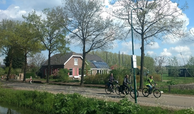 <p>Fietsend op de Langbroekerdijk bij De Weide Blik</p>