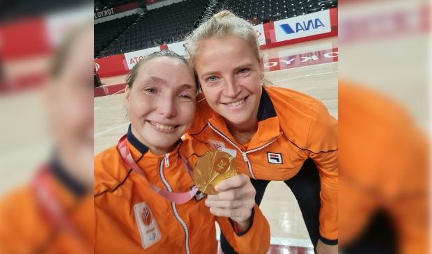 <p>De Doorwerthse rolstoelbasketbalster Mariska Beijer is trots op haar gouden medaille.</p>