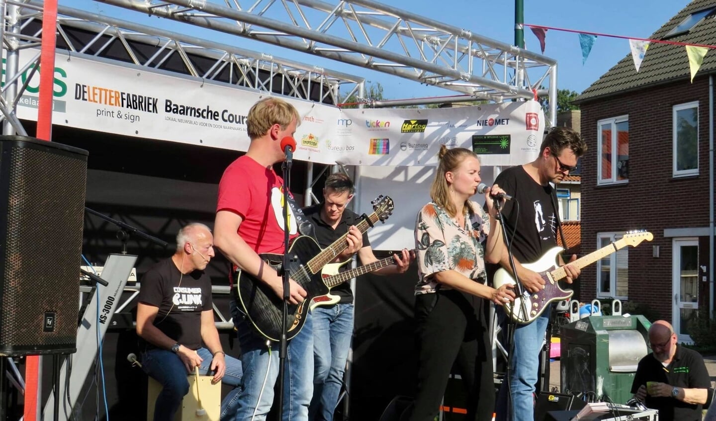 Geweldig optreden van de Rock Coverband Profiler