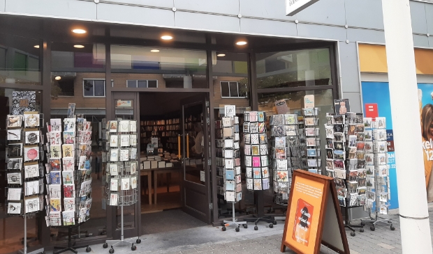 <p>Auteur Ruud van Gessel signeert op zaterdag 18 september tussen 14.00 en 16.00 uur zijn boek De Prosecco Dagboeken bij boekhandel Riemer.</p>