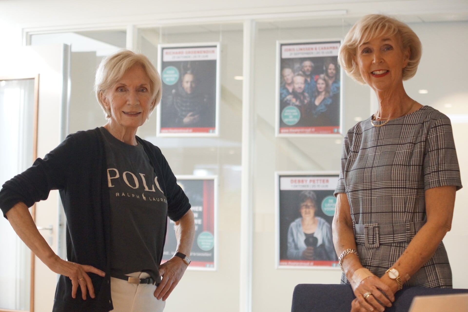 Rosemarie Landman en Astrid van Schaik hopen dat iedereen de gang naar het theater dit jaar terugvindt.