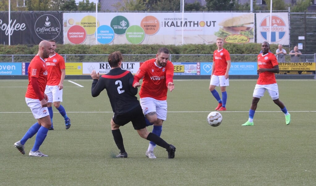 Een beeld van de wedstrijd van Sv Hoofddorp tegen AFC afgelopen zaterdag.