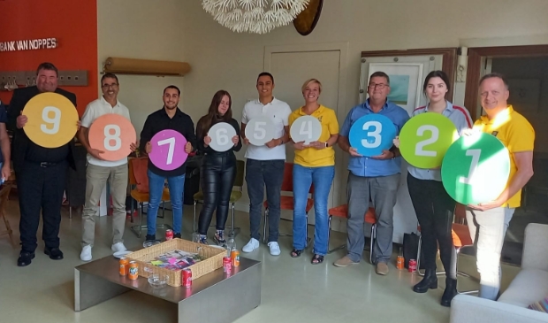 <p>Machiel Krielaart (11), Ro van Doesburg (10) (beiden niet op foto), Frits de Waard (9), Hafid Chaaby (8), Anouar Boutachkourt (7), Maaike Rosier (6), Anoir Koolhoven (5), Marjan Versluis (4), Kees van Willigen (3), Laura Pellikaan (2) en Pierre Schefferlie (1).</p>