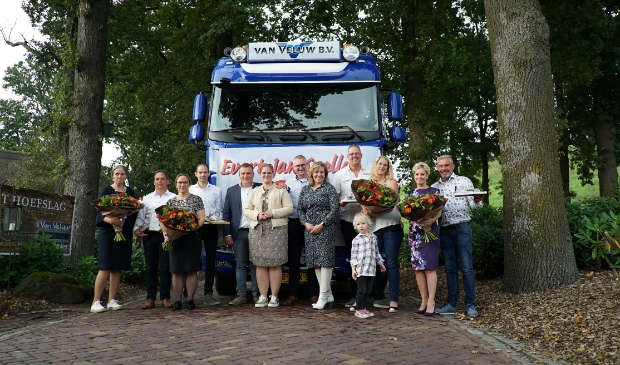 v.l.n.r. Marjan en Evert, Thea en Evert-Jan, Renger en Jolanda (dir. van Veluw) Dirk-Jan en Frederique (dir. van Veluw) Patrick, Lana en Fillepien, Gerda en Wouter
