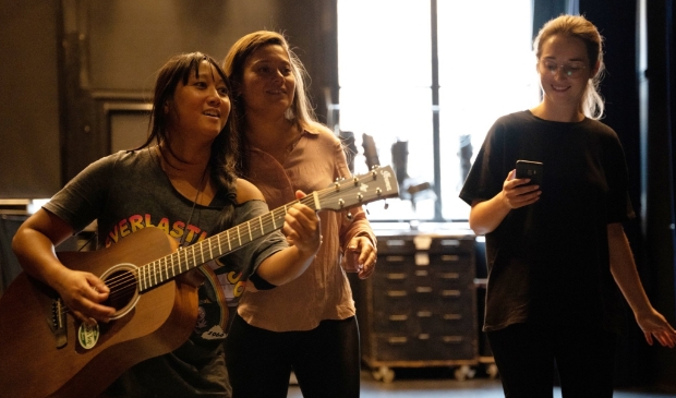 <p>Het trio Kim Pendjol, Lienke Iburg en Elise Doll stonden aan de basis van de productie Rumah Saya.</p>
