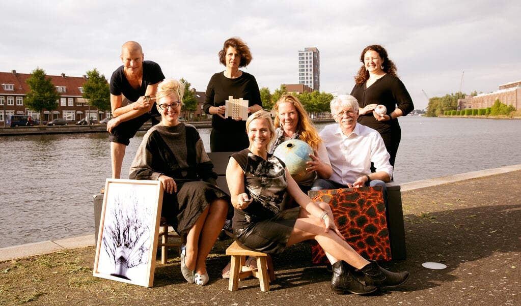 V.l.n.r. Lies Rollmann, Jolanda de Meester, Sandra van Riet, Karen Steenwinkel, Liselore Halink, Jan Halink en Lisa Biris.