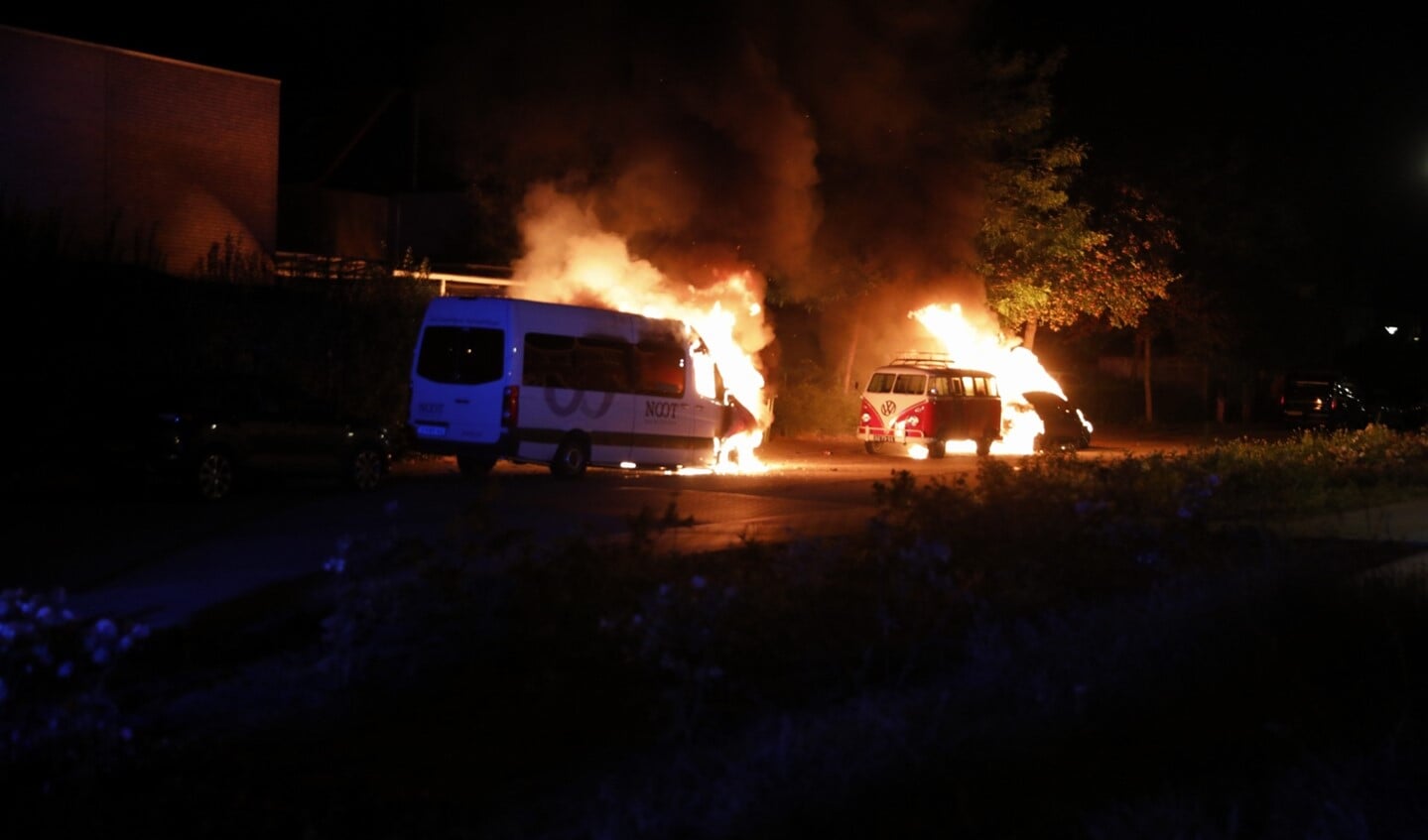 Op de Katenhorst stonden meerdere auto's in brand