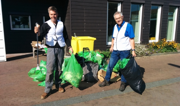 <p>Vorig jaar verwijderden 25 vrijwilligers zwerfvuil in Veenendaal-Oost.</p>