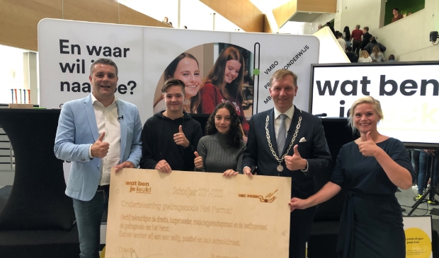 Ondertekening gedragscode op Het Perron