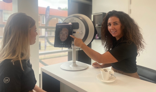 <p>Jolanda aan de Skinbar met de Observ520x.</p>