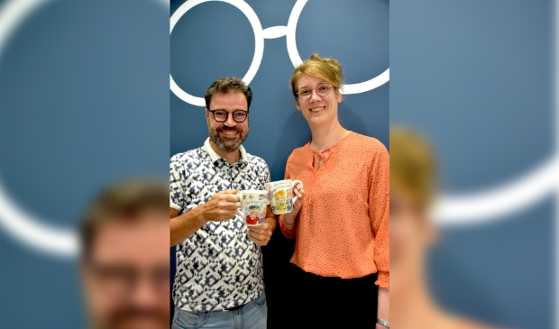 <p>Ronald Kilian en Ellie Hovestadt </p><p>De Linie 26 </p><p>4208 DE Gorinchem </p><p>(0183)745926 </p><p>zicht@oogdalem.nl </p><p>www.oogdalem.nl</p><p> </p><p> </p>