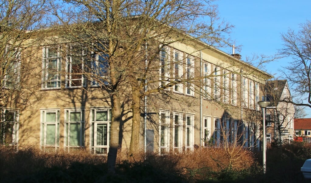 Het ateliergebouw aan de Van Weerden Poelmanlaan.
