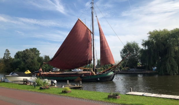 Tjalk op de Ringvaart