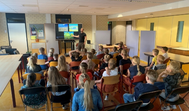 Theatervoorstelling over de kunstwerken van Van Gogh.