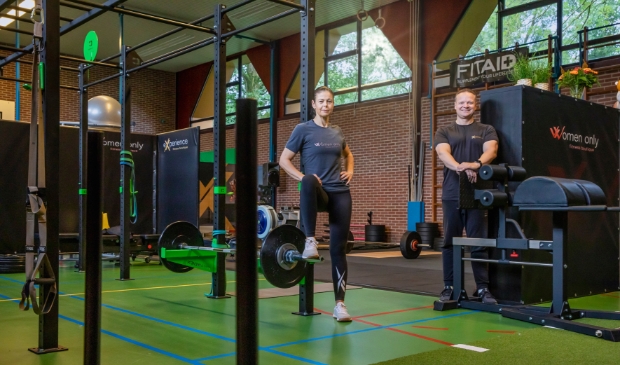 Ilja Daane en Patrick Franken in het gedeelte waar ook de groepslessen gegeven worden.