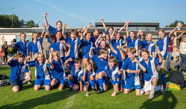 Leerlingen van de Ludgerusschool vieren hun bekerwinst!