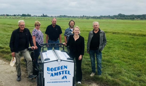 <p>Wethouder Floor Gordon op bezoek bij de Boeren van Amstel.</p>