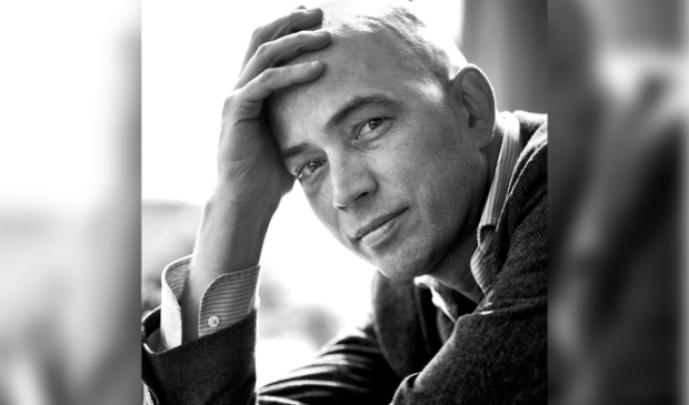 <p>De Nacht van de Literatuur verwelkomt op 18 september drie schrijvers waaronder Tommy Wieringa. </p>