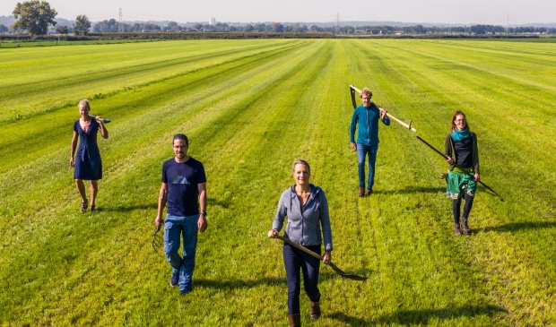 <p>Ellen Mulder, Freddy Ten Hooven, Kristel Klein Hesselink, Melchert Meijer zu Schlochtern en Loes Hoogendijk..</p>