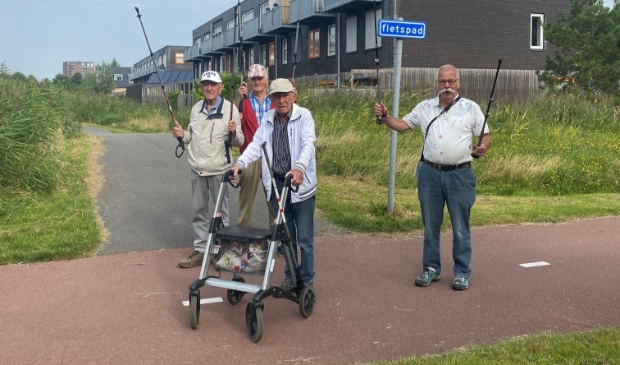 <p>Van linksaf: Ton, Bram, Joop en Peter tijdens hun dagelijkse ronde door Getsewoud.</p>