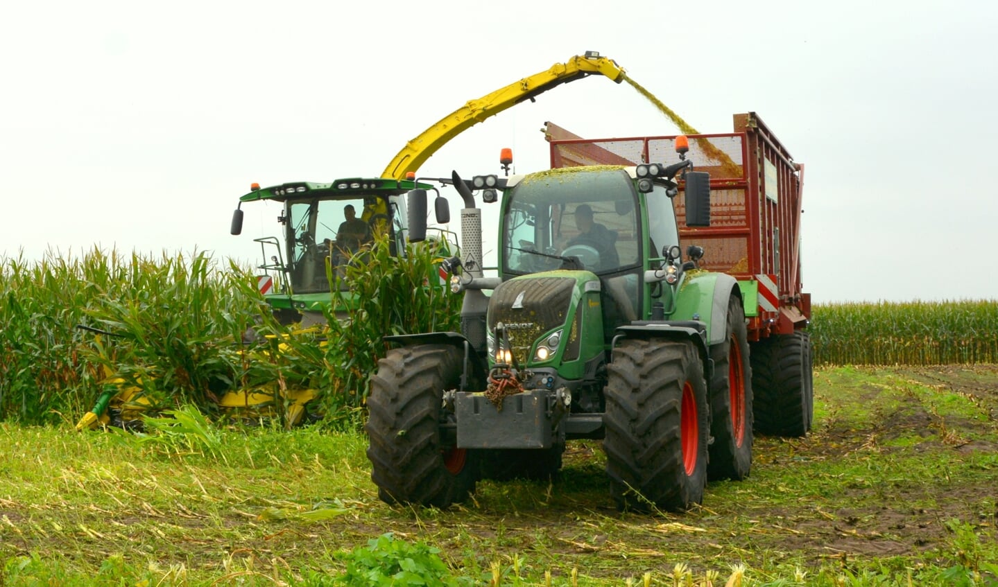 Omdat grond niet meer onderhands aan boeren en andere geïnteresseerden mag worden verpacht, gaat de gemeente over op openbare inschrijving.