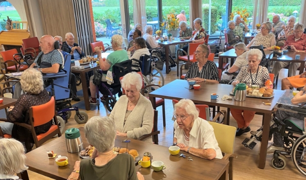 Genietende bewoners
