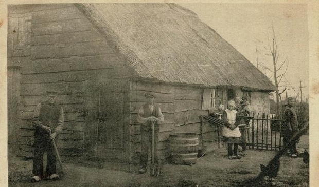 <p>Een afbeelding van een oude woning in het turfveld in Ederveen.</p>